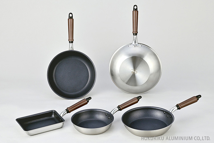 okham-pha-dong-chao-plateadoem-nhat-ban.jpg